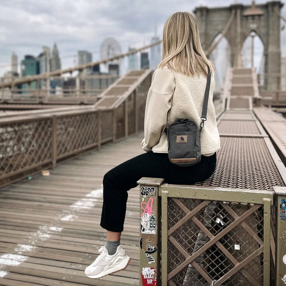 Adventurist Sidekick Crossbody / Green